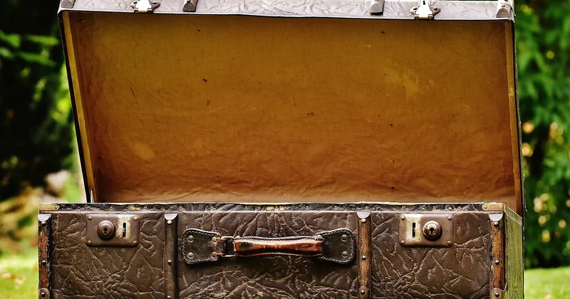 Comment bien choisir votre urne valise de mariage ?