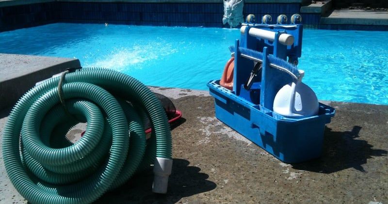 Air dans la pompe piscine : 5 causes et solutions rapides