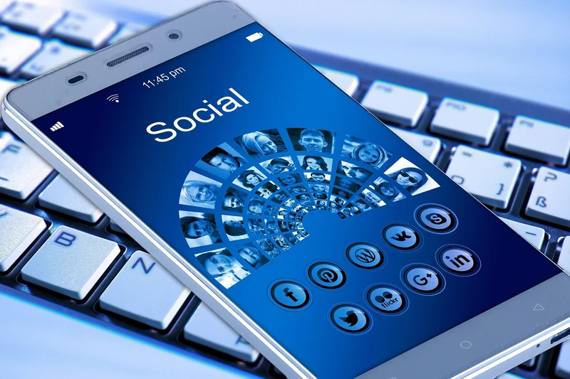 Réseaux sociaux : un livre ouvert… mais pas trop