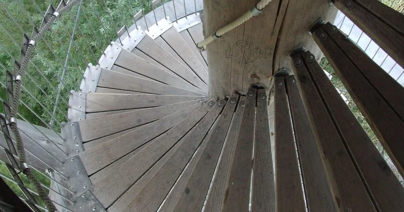 Escalier droit ou tournant : l'écart de prix expliqué